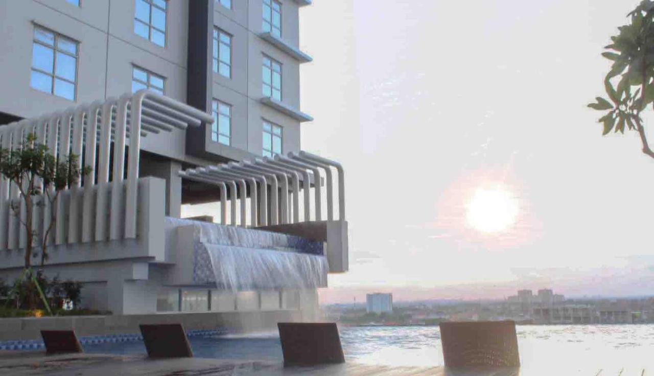 Bess Mansion Hotel Surabaya Wonotjolo Exterior foto
